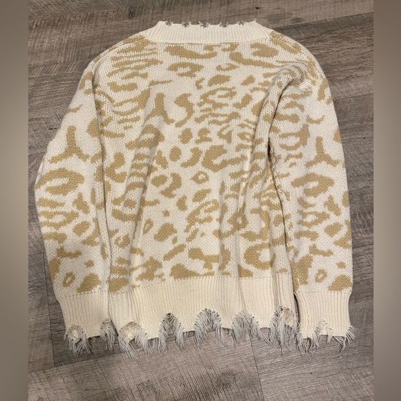 Animal Print Distressed Sweater - Picture 2 of 6